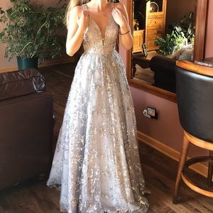 NEVER WORN PROM DRESS